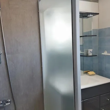 Maison Rénovée Près De La Plage, Avec Parking, Idéale Pour 4/6 Personnes - Fr-1-194-340 *