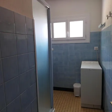 Maison Rénovée Près De La Plage, Avec Parking, Idéale Pour 4/6 Personnes - Fr-1-194-340 *