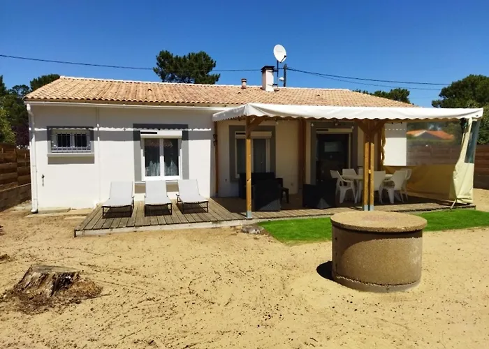 Maison Rénovée Près De La Plage, Avec Parking, Idéale Pour 4/6 Personnes - Fr-1-194-340 *